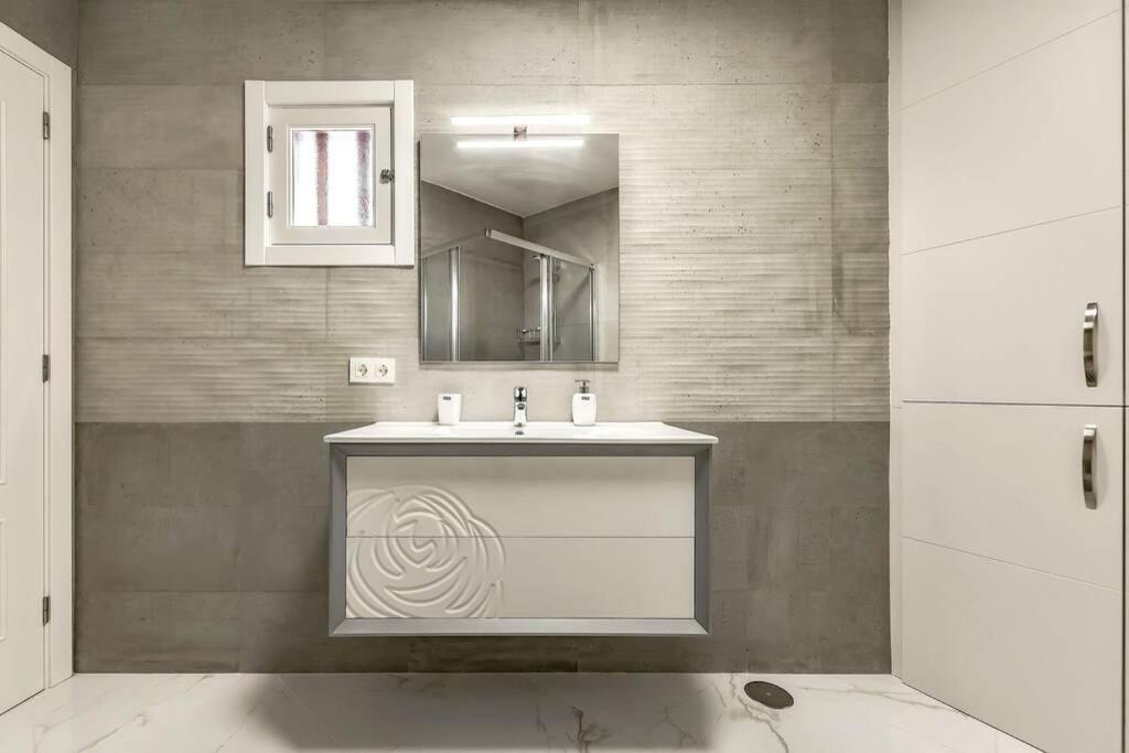 Modern Apartment In Parque Royal I, Playa Fanabe أذيخي المظهر الخارجي الصورة